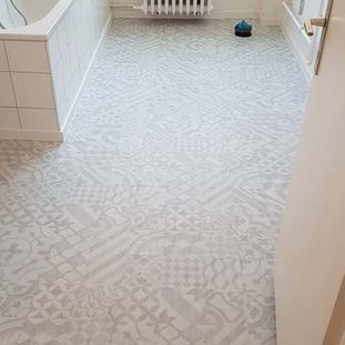 Bodenbelag im Badezimmer